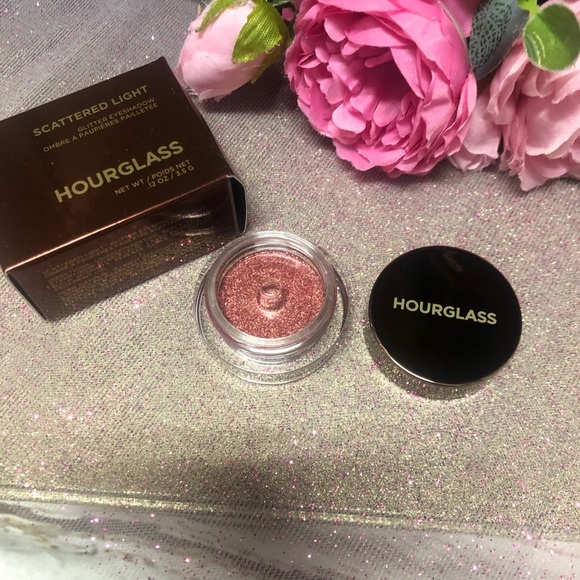 ✨ Hourglass Scattered Light Glitter Eye Shadow - Picture 2 of 8